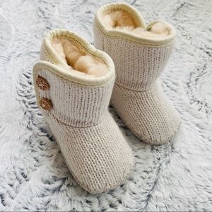 UGG - Purl Baby Round Toe Ankle Bootie Size: 2/3